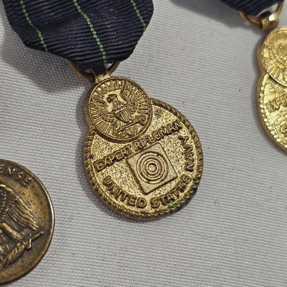 Vintage US Navy Milita Miniature Dinner Dress Unifor Medals Expert Pistol Rifle - Picture 3 of 12